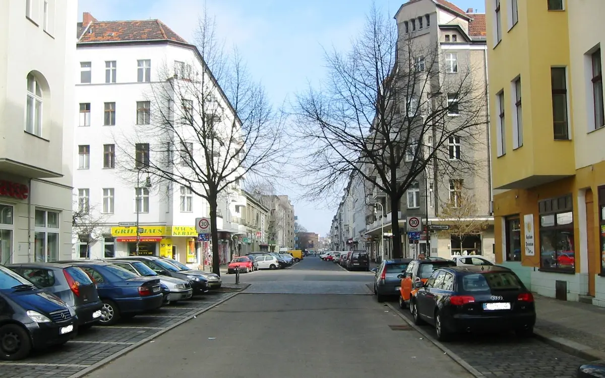 Eisenbahnstraße in Kreuzberg near Markthalle Neun
