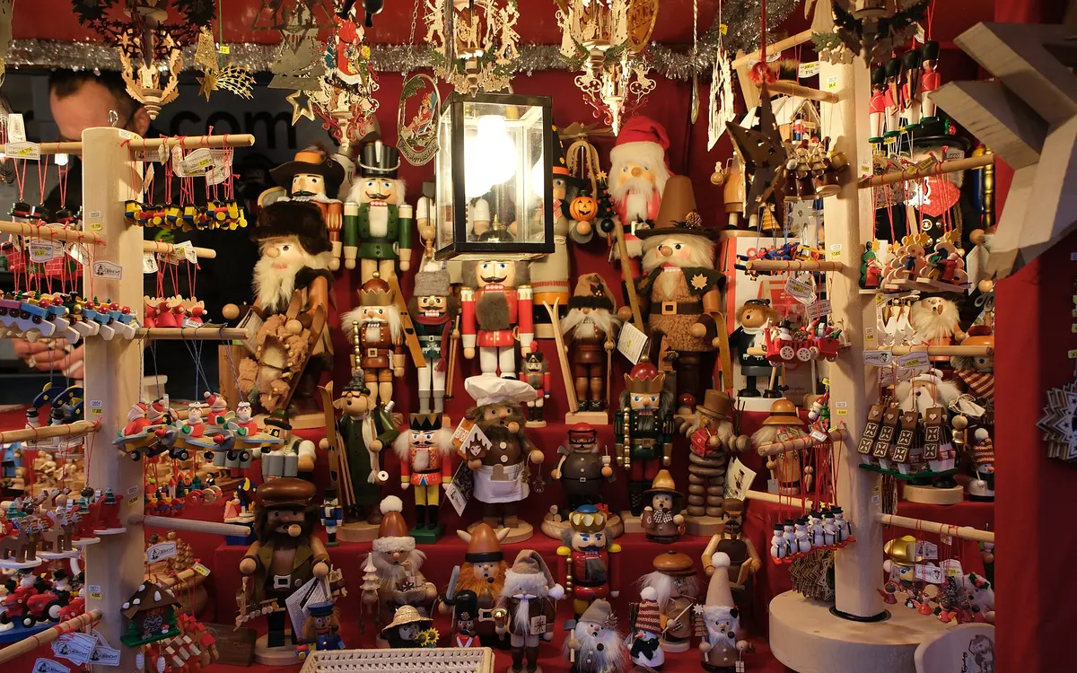 Christkindlesmarkt stalls in Nuremberg at dusk
